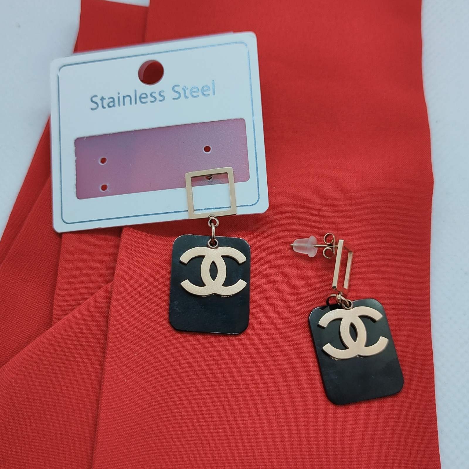 

Серьги Stainless Steel Channel высота 35 мм ширина 15 мм золотистого цвета 120041