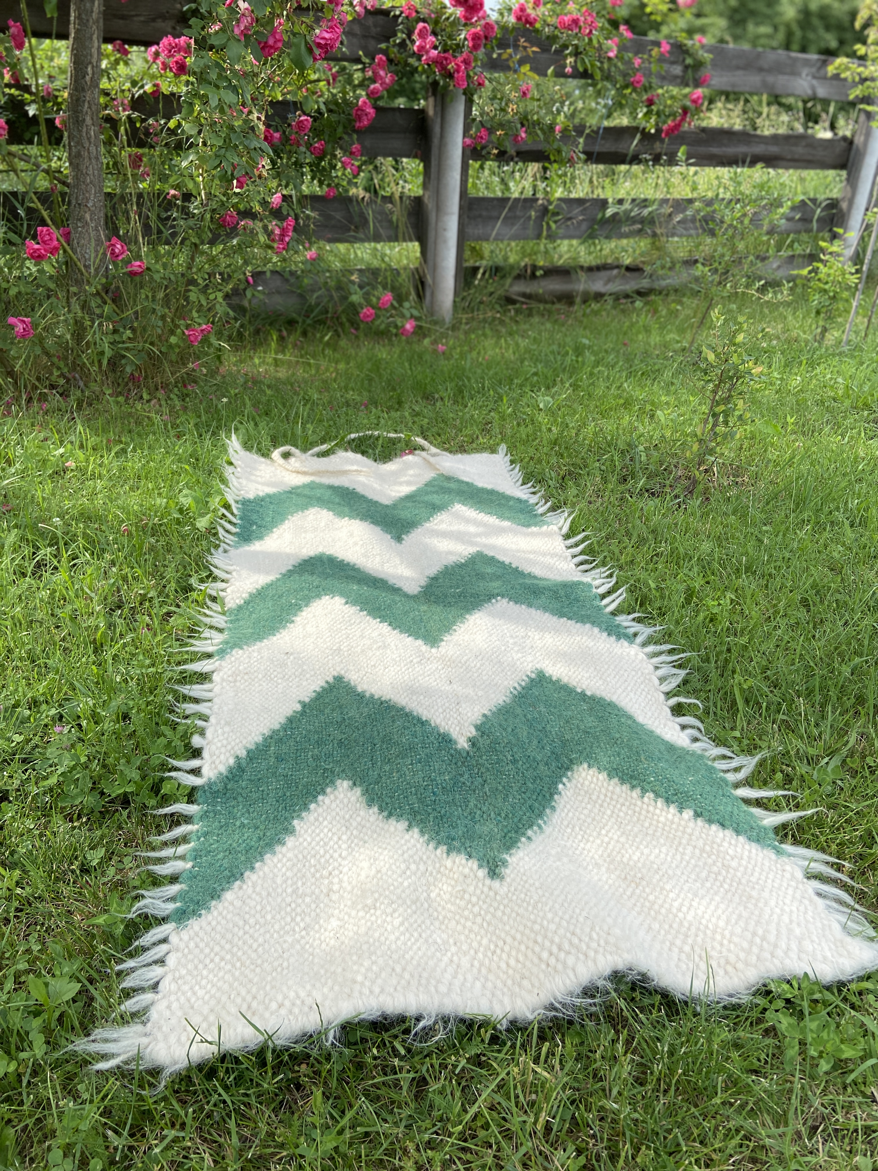 

Ковер шерстяной ручной работы Fully Wooly Волны 180х220 см бежевый зеленый голубой зигзаг