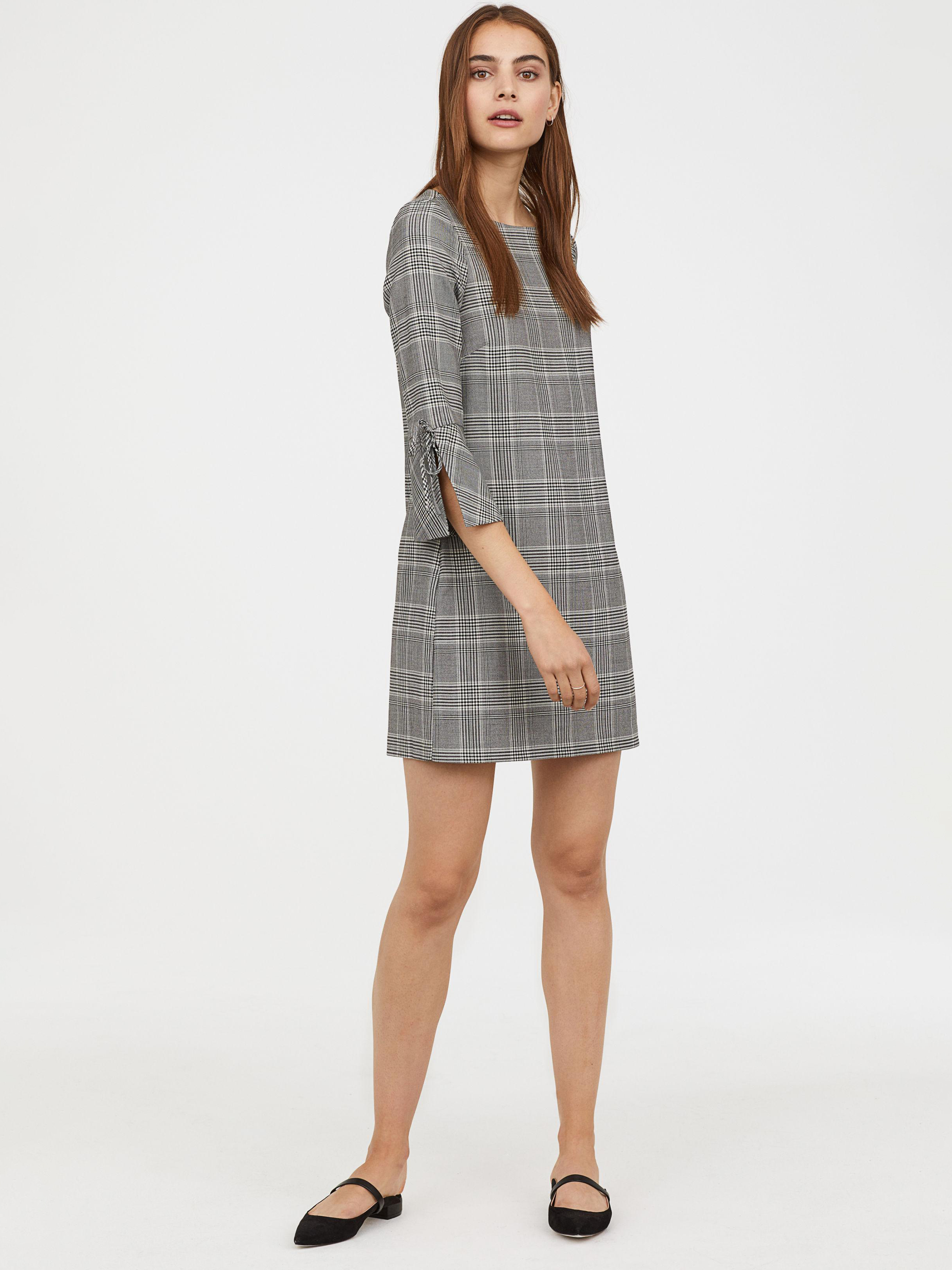 

Платье H&M 060652742 34 Серое с черным