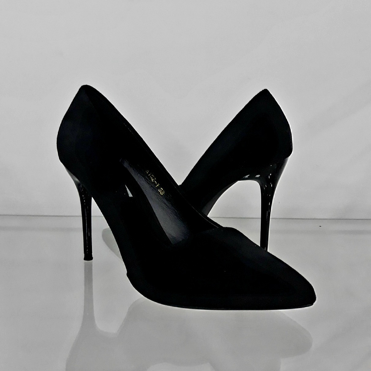 

Туфли на высоком тонком каблуке Loretta A152-1 38 черные