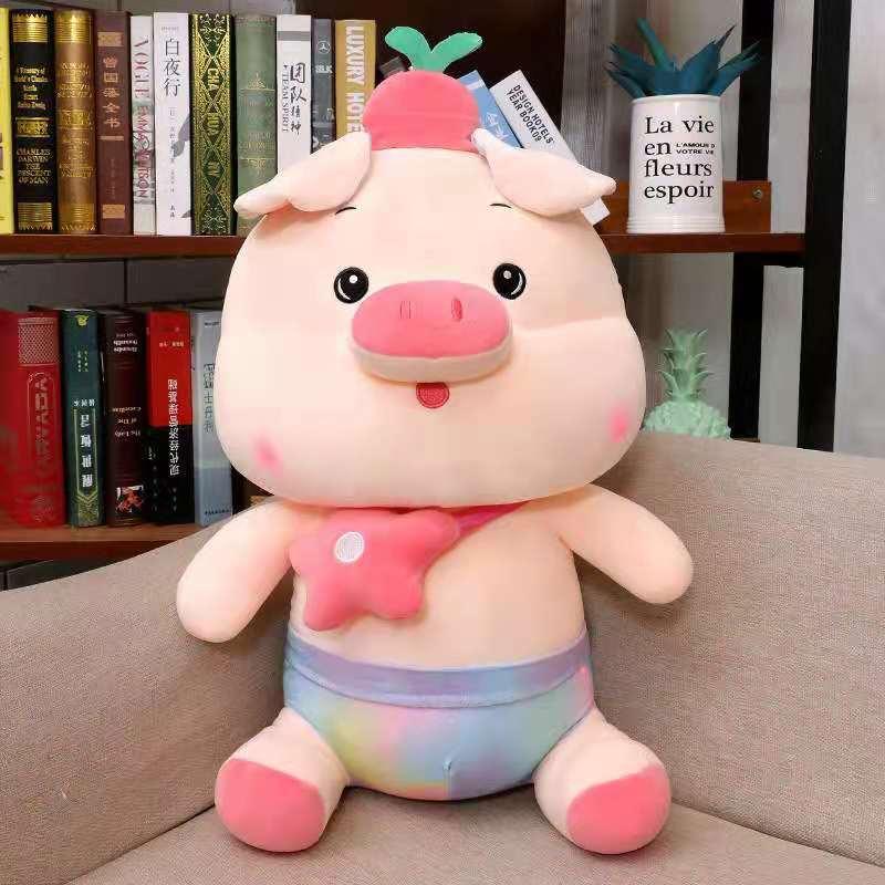 

Мягкая игрушка Свинка в костюме 50 см