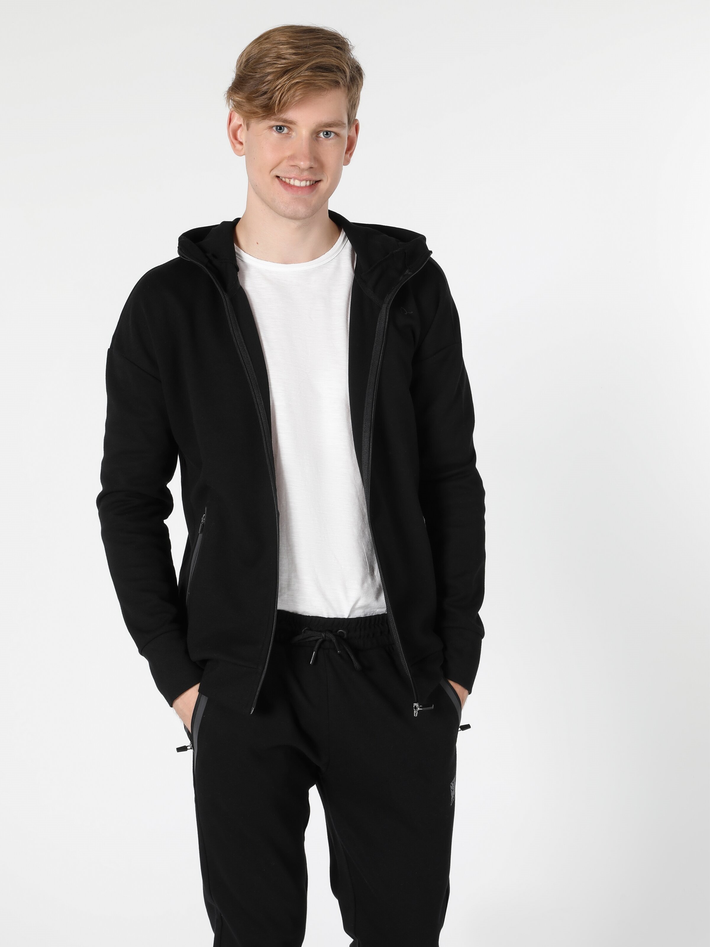 

Толстовка Colin's CL1054842BLK  Black, Толстовка Colin's CL1054842BLK M Black
