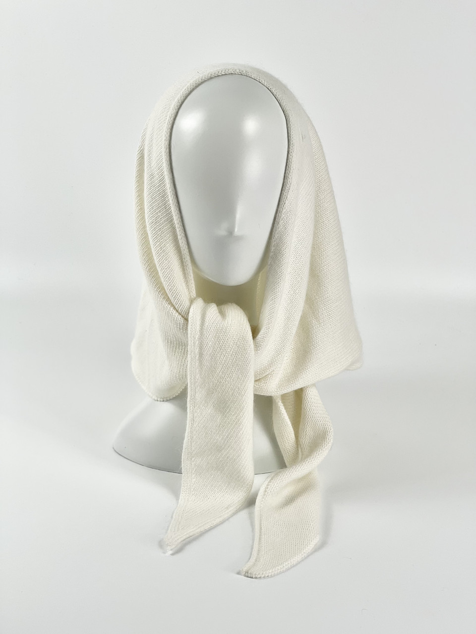 

Косынка-платок теплая женская из ангоры белая молочная зима