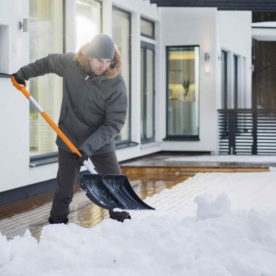Лопаты для уборки снега – горячие предложения для снежной зимы!