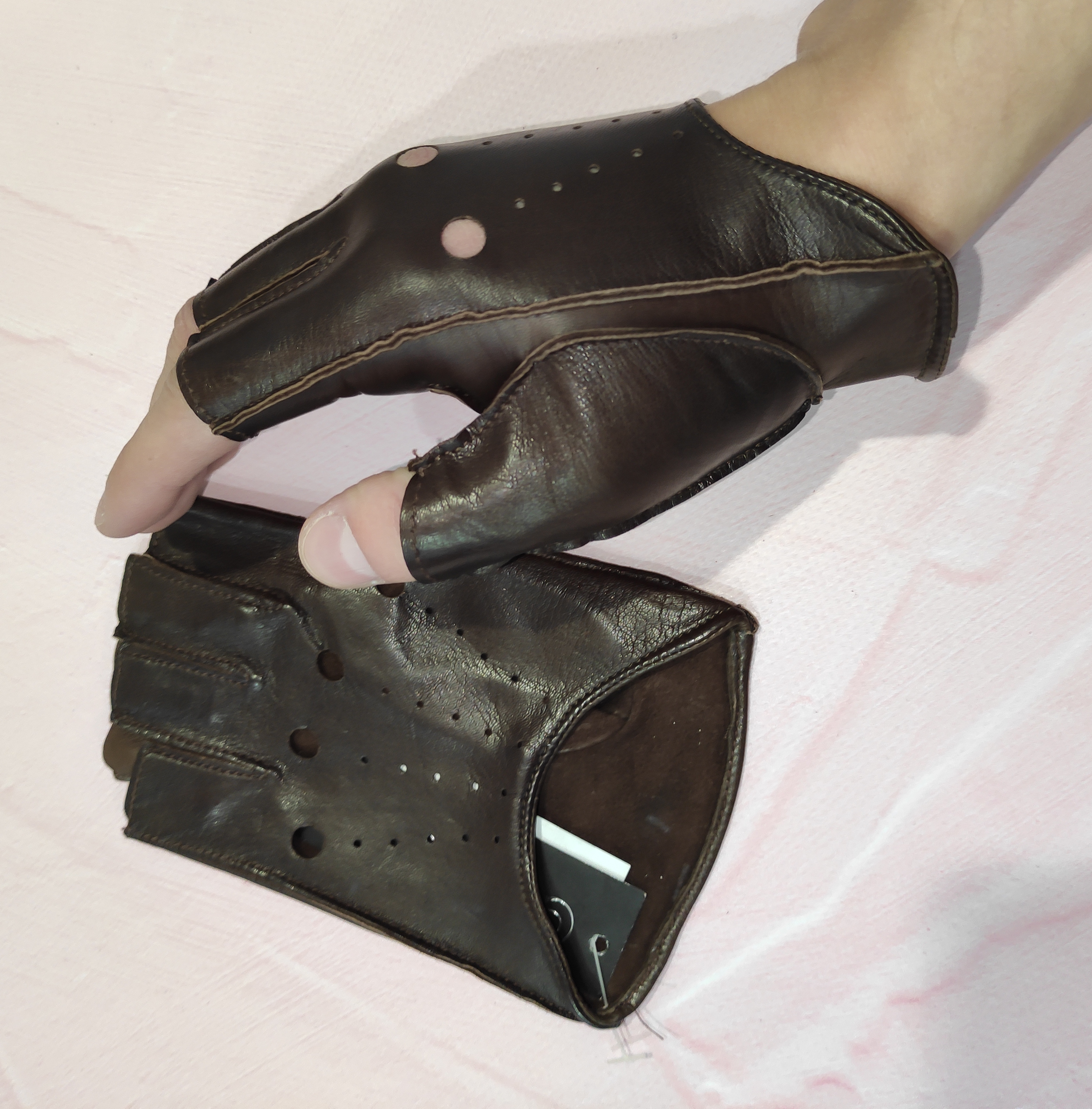 

Женские перчатки митенки кожаные GlovesUA мод.315 р.7,5 черные