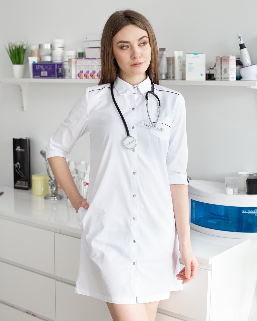 

Медицинский женский халат Манхэттэн белый-фиолетовый 021 (-52) размер, Медицинский женский халат Манхэттэн белый-фиолетовый 021 (42-52) размер 42