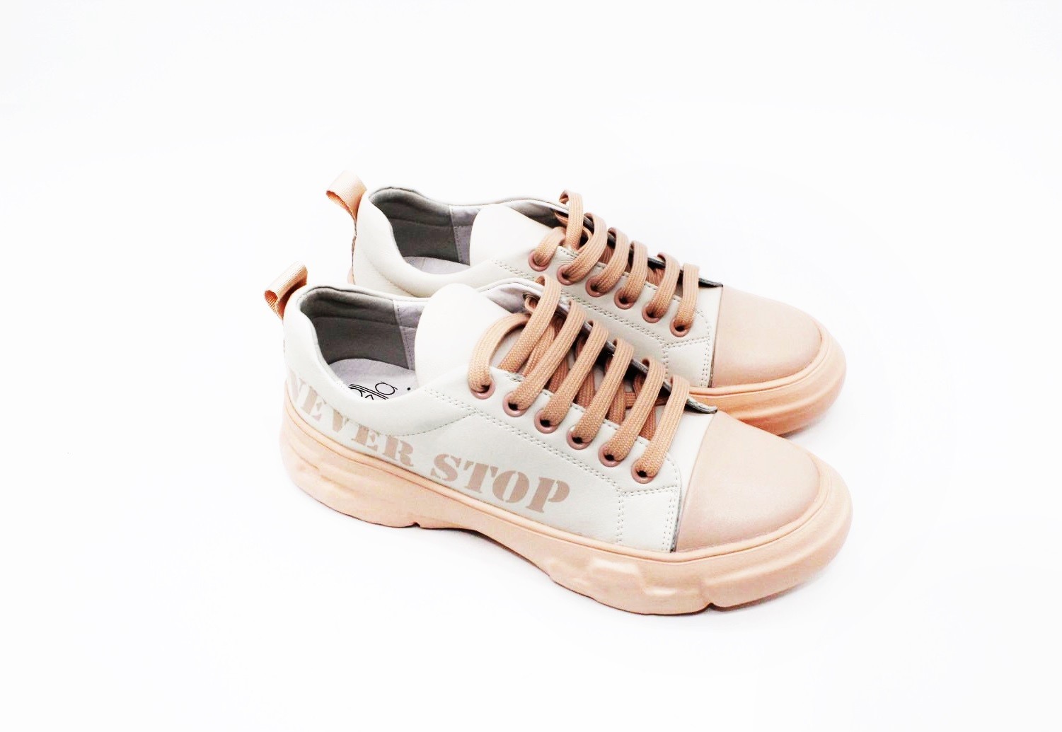 

Кроссовки Madella MD ZFS-01882-1O-SZ 39 Белые с розовым
