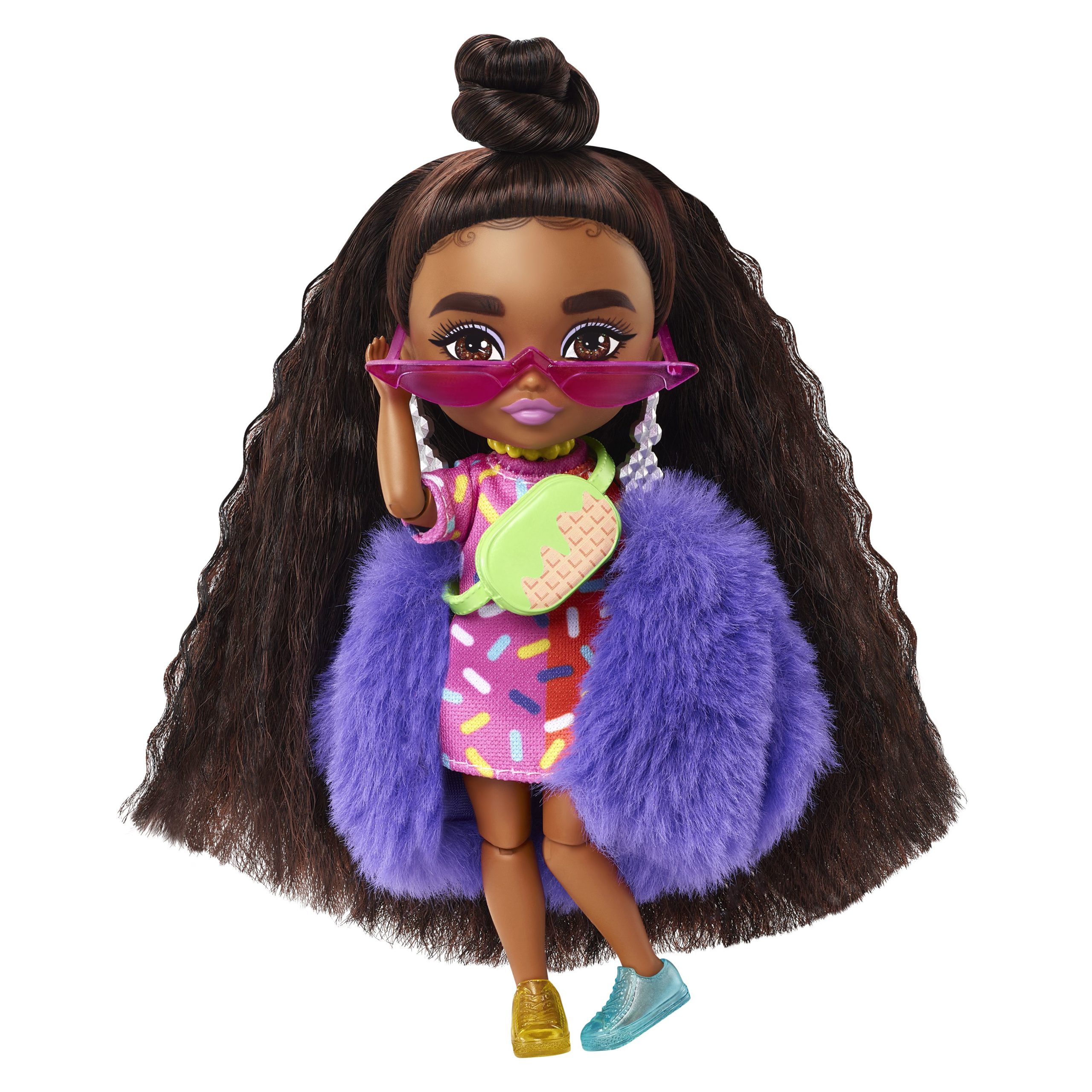 

Кукла Барби Экстра Минис Модница в фиолетовой пушистой шубке Barbie Extra Minis #1 Sprinkle-Printed Dress & Furry Purple Jacket (HGP63)