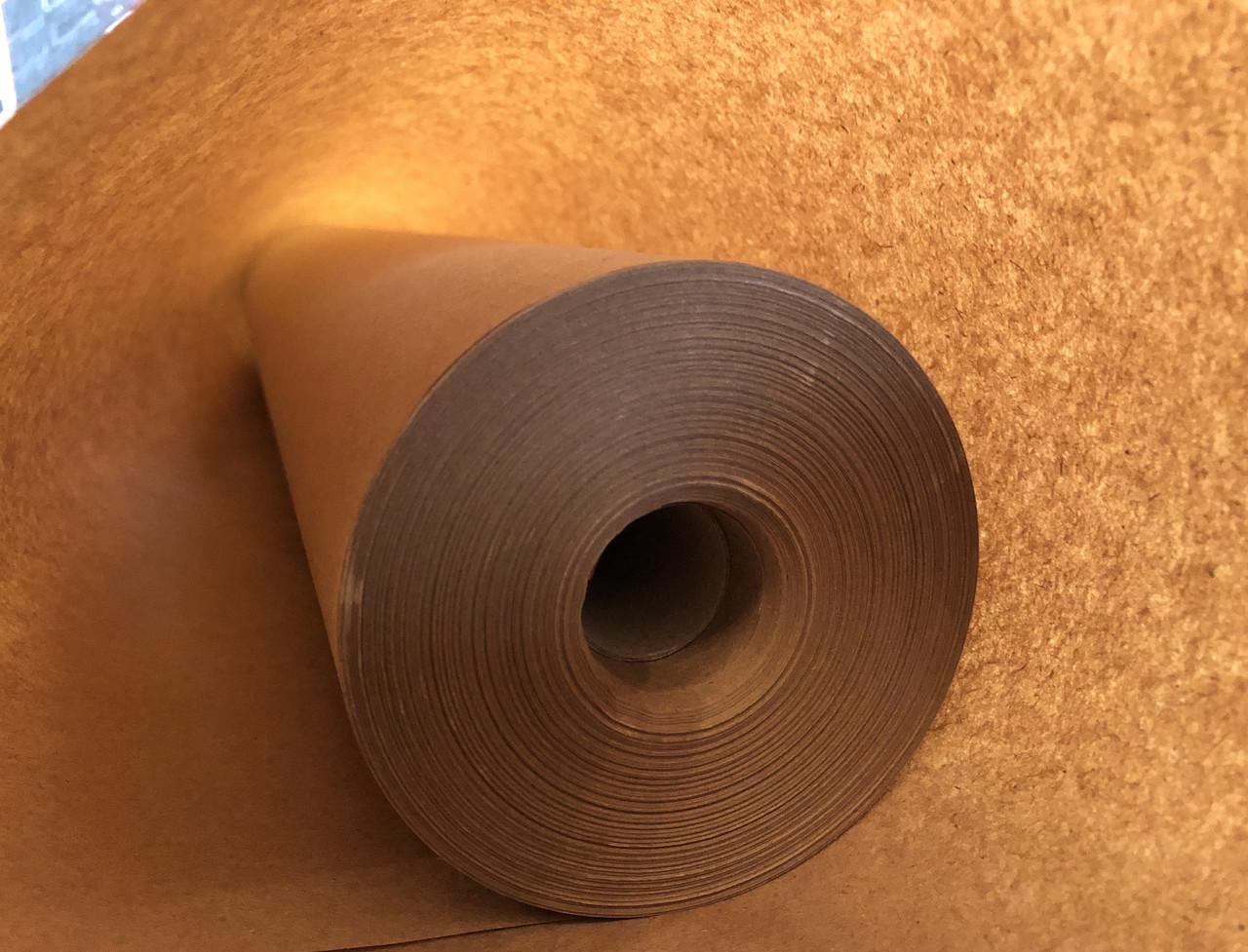 

Крафт бумага, тонкая, рулон 62см*100 метров, пл.40 г/м.кв, вес 2.48 кг, коричневая упаковочная