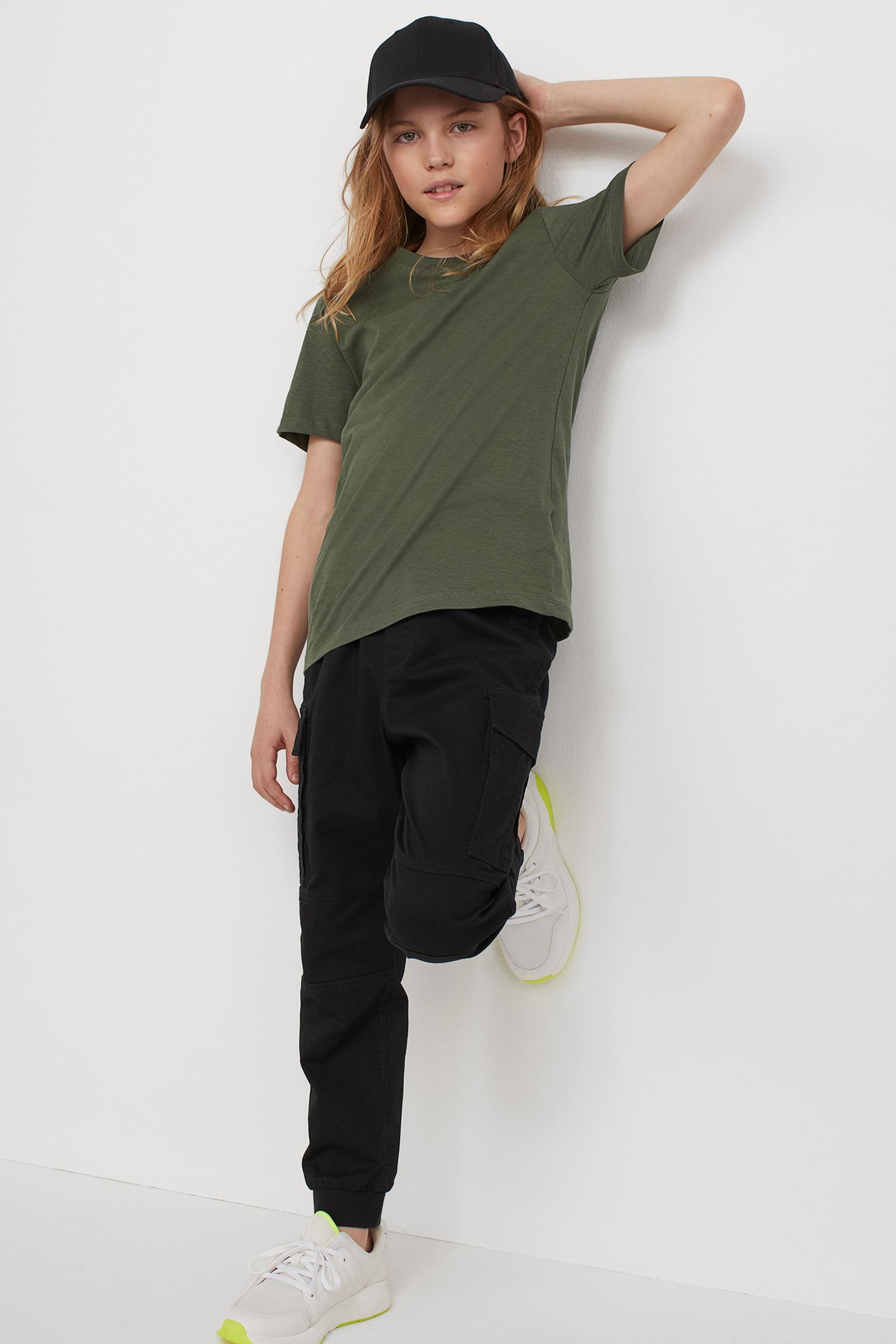 

Брюки H&M 146см черный 15066890142