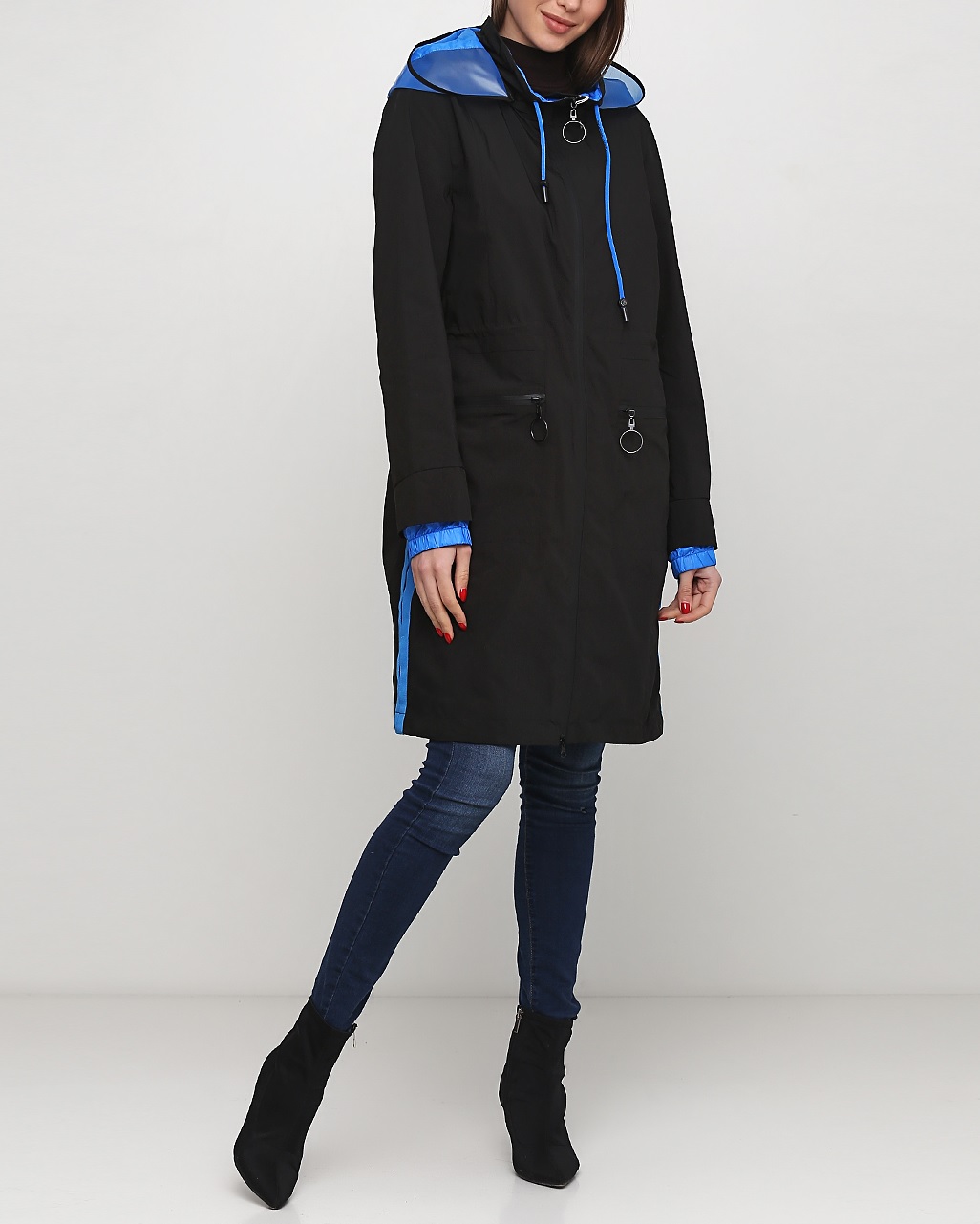 

Плащ TOWMY L черный (TF BK 8066-007 BLACK/SKY BLUE)