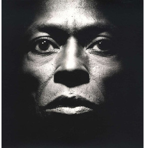 

Виниловая пластинка DAVIS MILES TUTU (EAN 0081227955434)