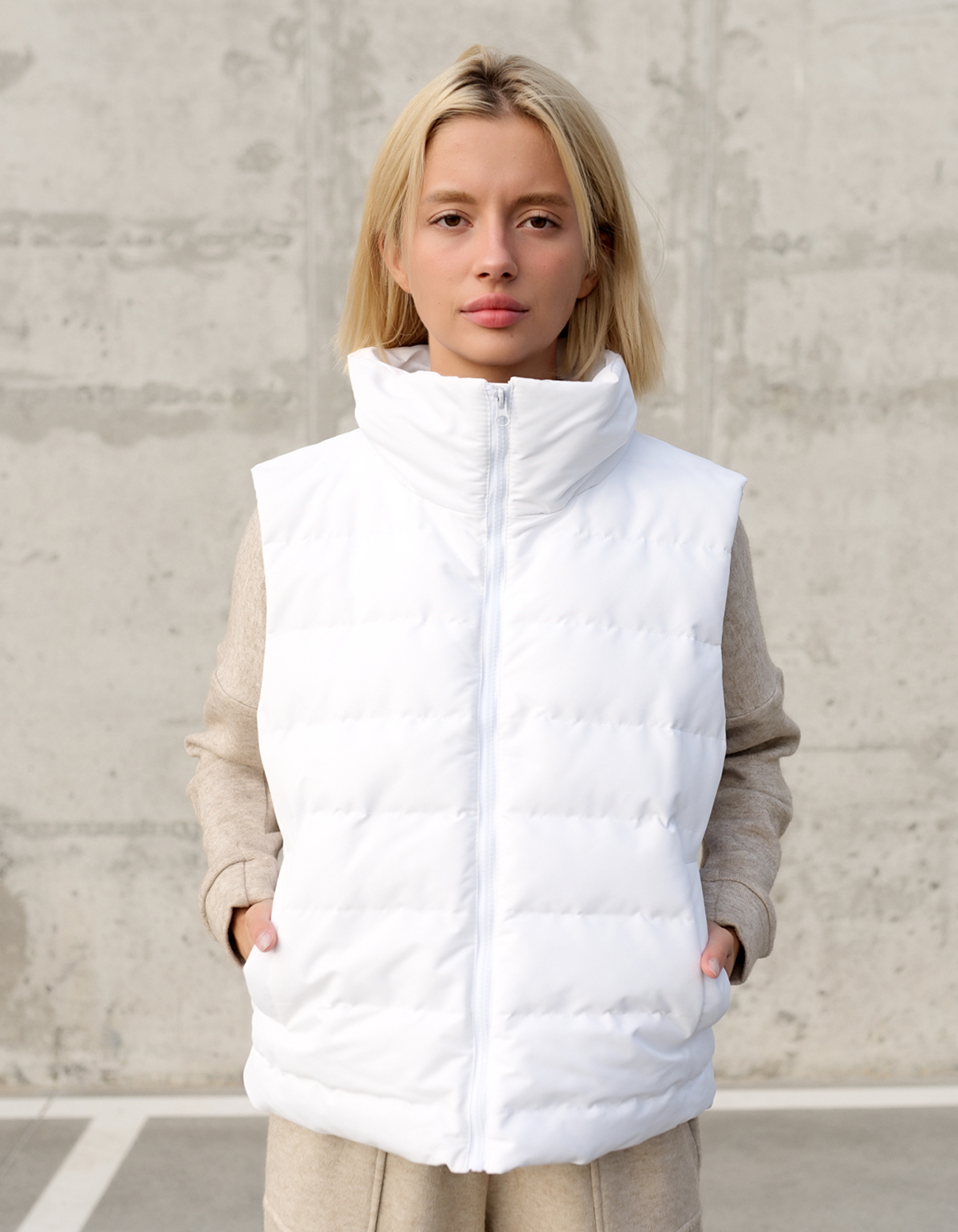 

Жилетка деми Wear me женский безрукавка на молнии  Белый 2w/23/10, Жилетка деми Wear me женский безрукавка на молнии S Белый 2w/23/10