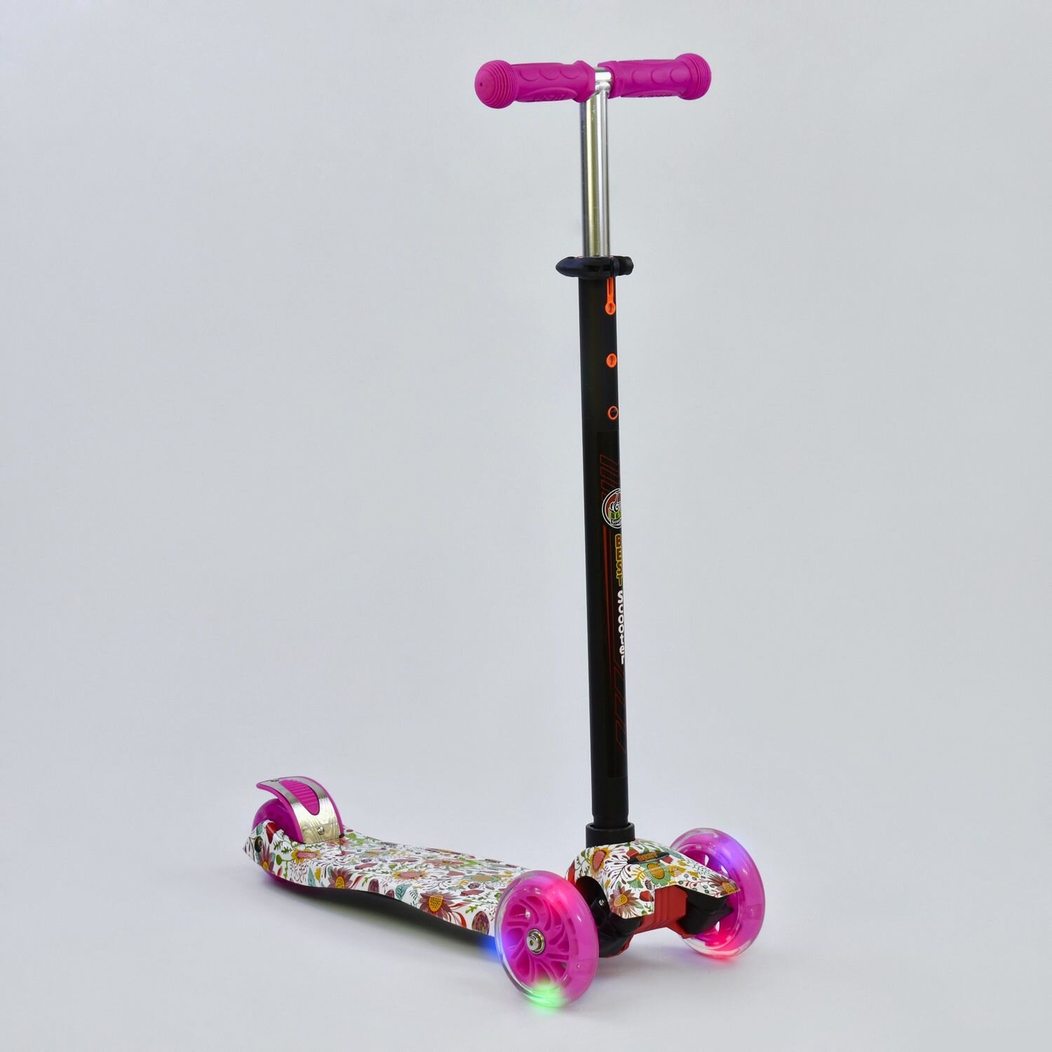

Самокат Best Scooter MAXI Цветы Бело-розовый (А 25466 /779-1321)