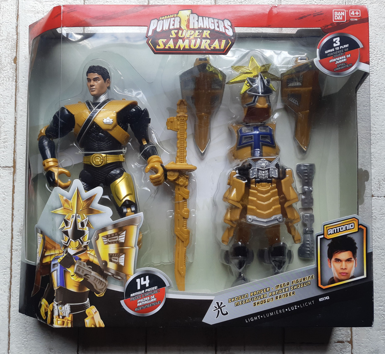 

Фигурка Bandai Power Rangers Золотой рейнджер 30 см 31743