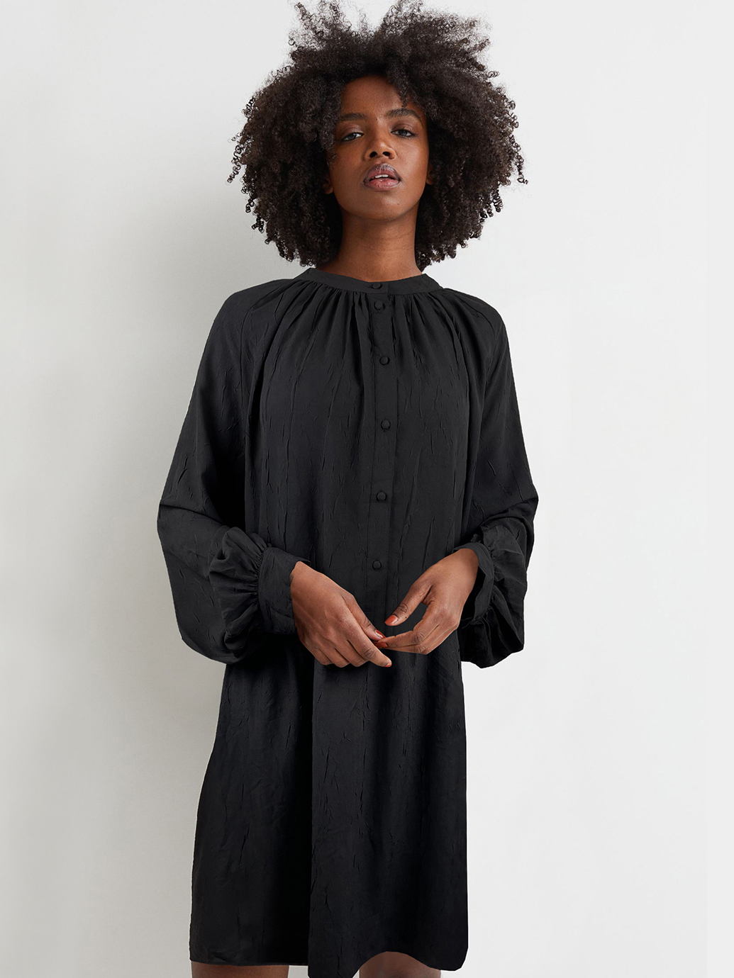 

Платье H&M 536112b47 XXL Черное