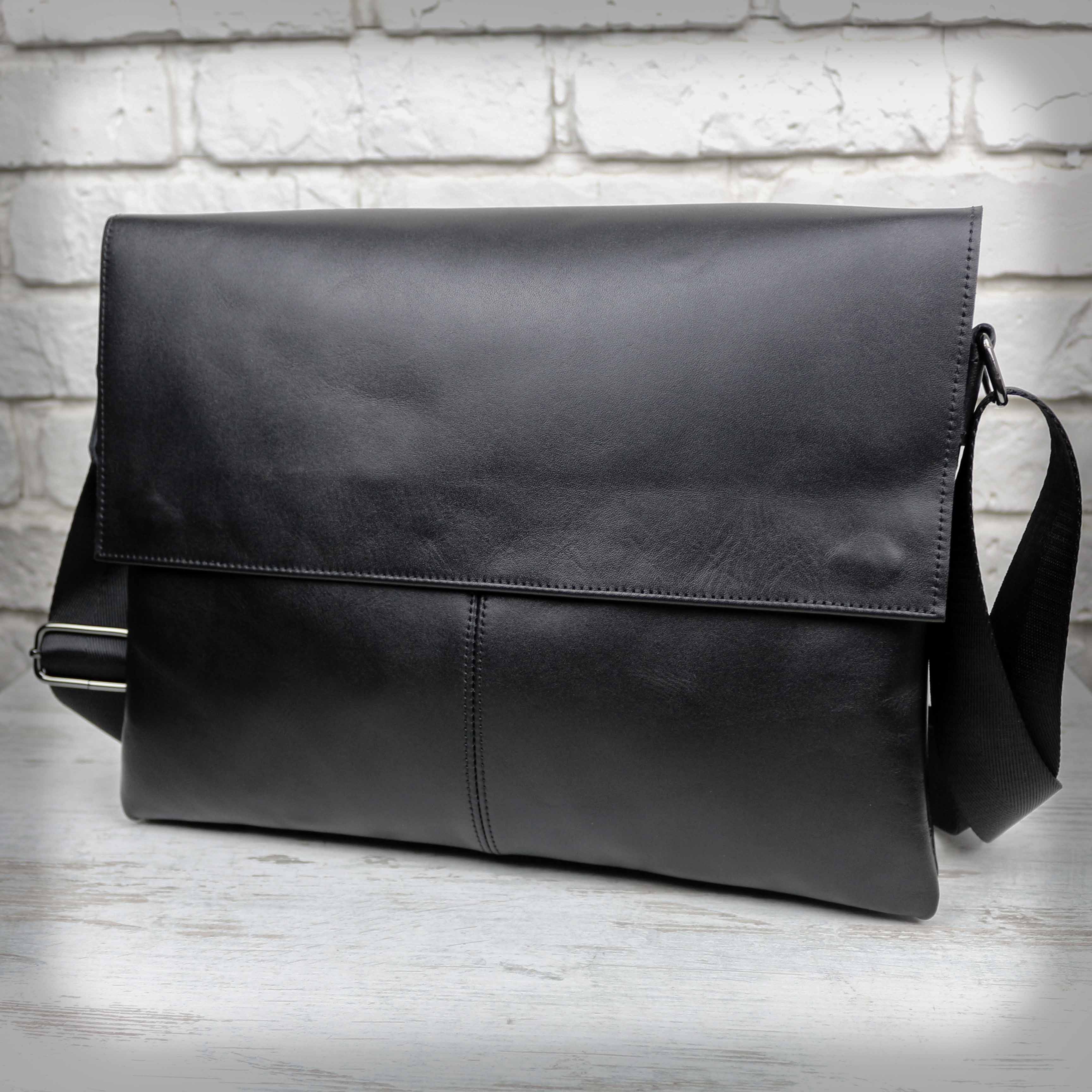 

Повседневная сумка планшет из натуральной кожи Alvibag AV0202GL-BLACK