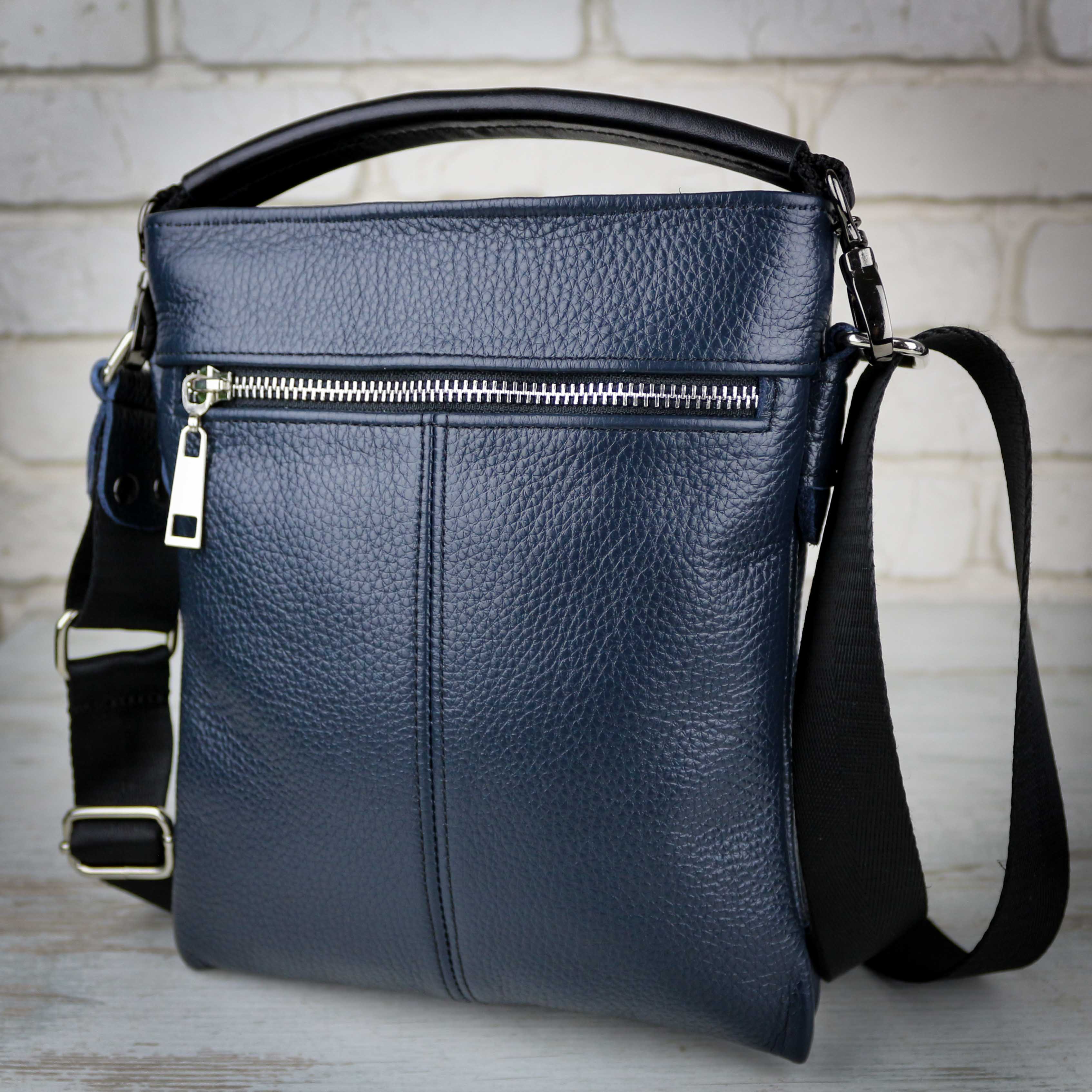 

Мужская кожаная сумка на три отделения Alvibag AV0204RFL-BLUE