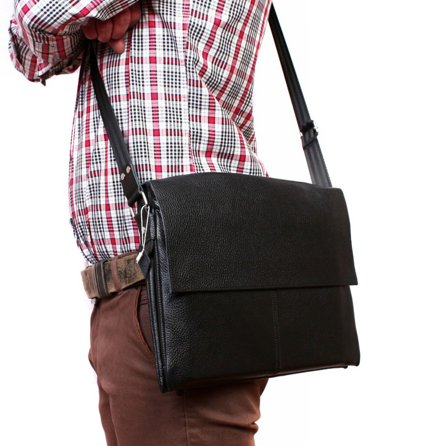

Горизонтальная офисная кожаная сумка формата А4 Alvibag av-102black черная