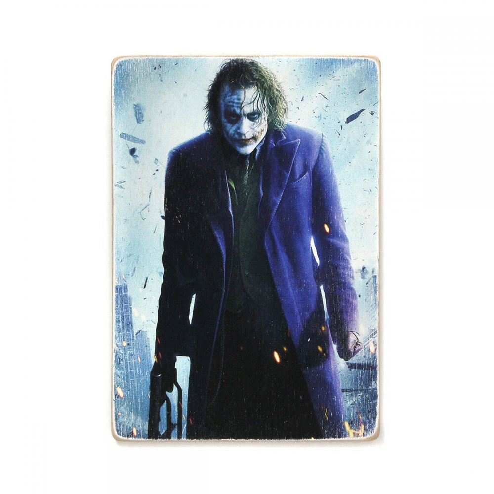 

Деревянный постер Супергерои Joker. Джокер. Хит Леджер с автоматом А2