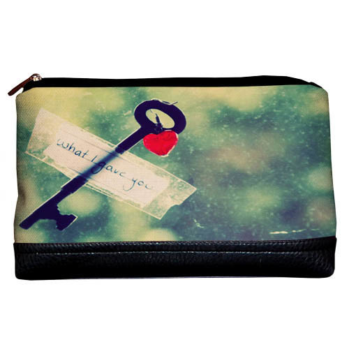 

Косметичка дорожная женская Lovely Ключ к сердцу Presentville 26х15х8 см 000176090