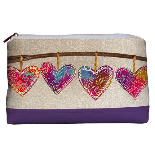

Косметичка дорожная женская Lovely Сердца на ветке с фиолетовым кожзамом Presentville 26х15х8 см 000176094