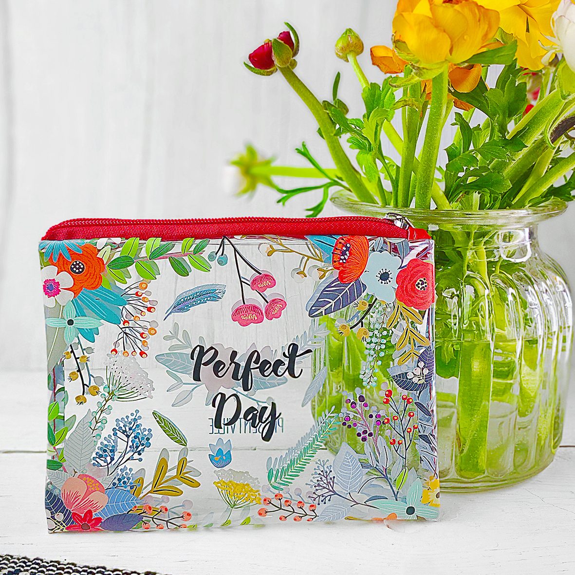 

Косметичка пластиковая прозрачная Perfect day Presentville 18,5х15 см 000177167