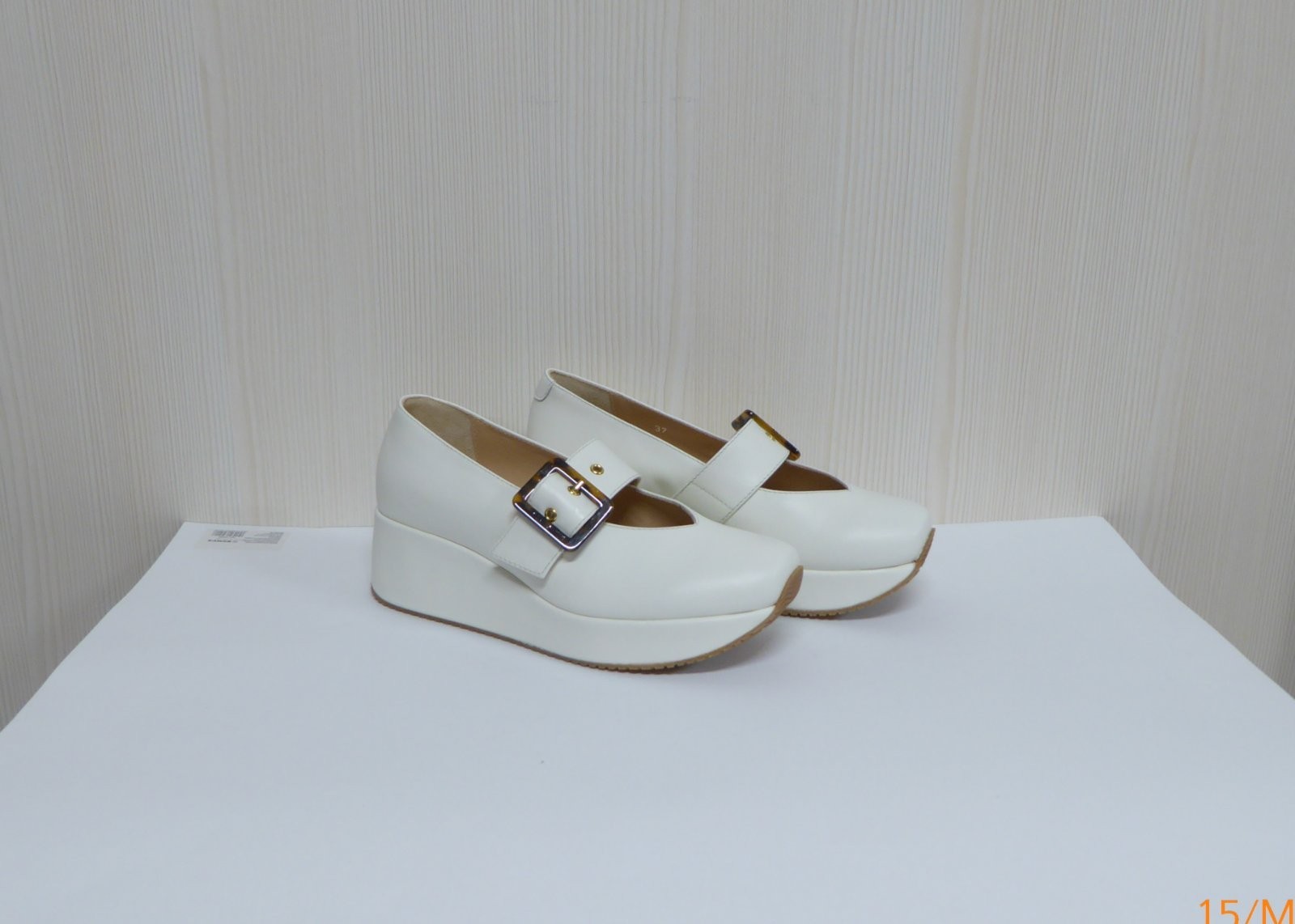 

Женские туфли Kelton кожаные 38 Белые