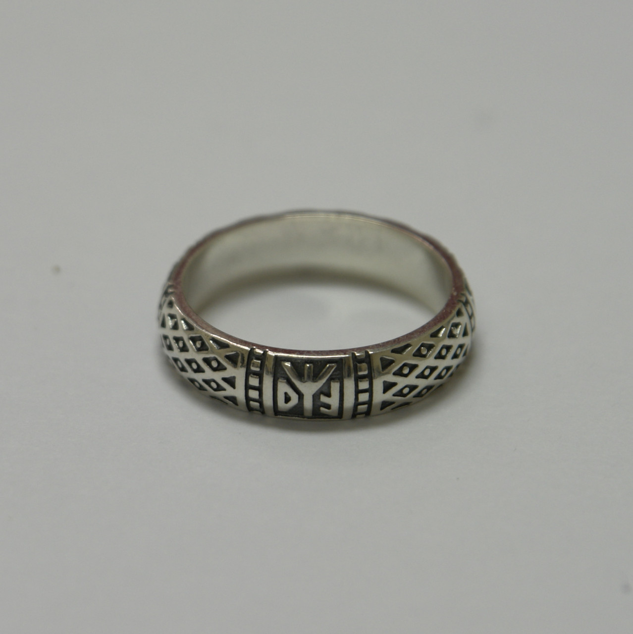 

Серебряное Кольцо-оберег Свадебник-Боговник р 18 925 проба