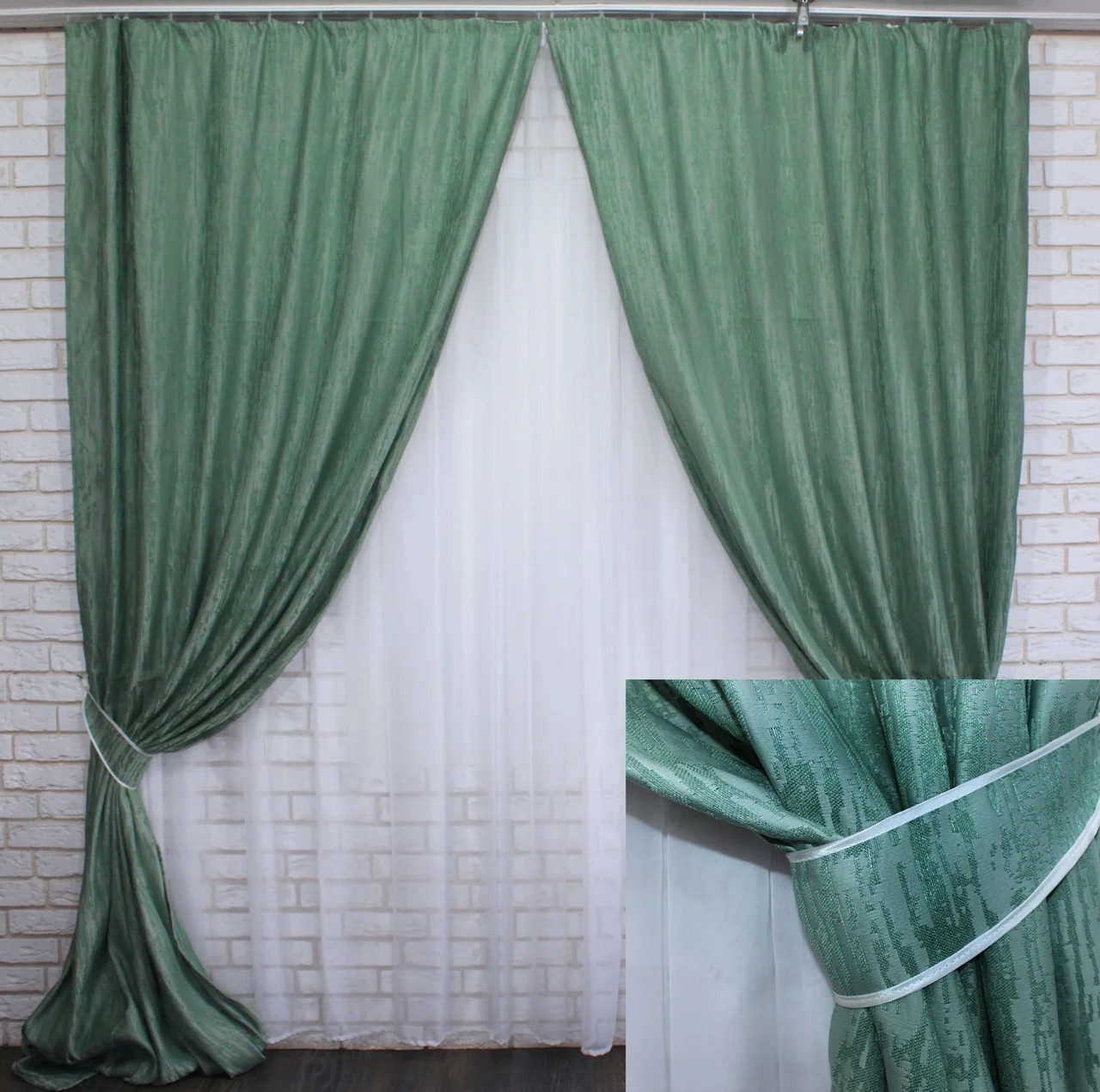 

Шторы Chtextil зеленые, из ткани лен "Короед" Зеленый Ширина каждой шторы по 2.5м