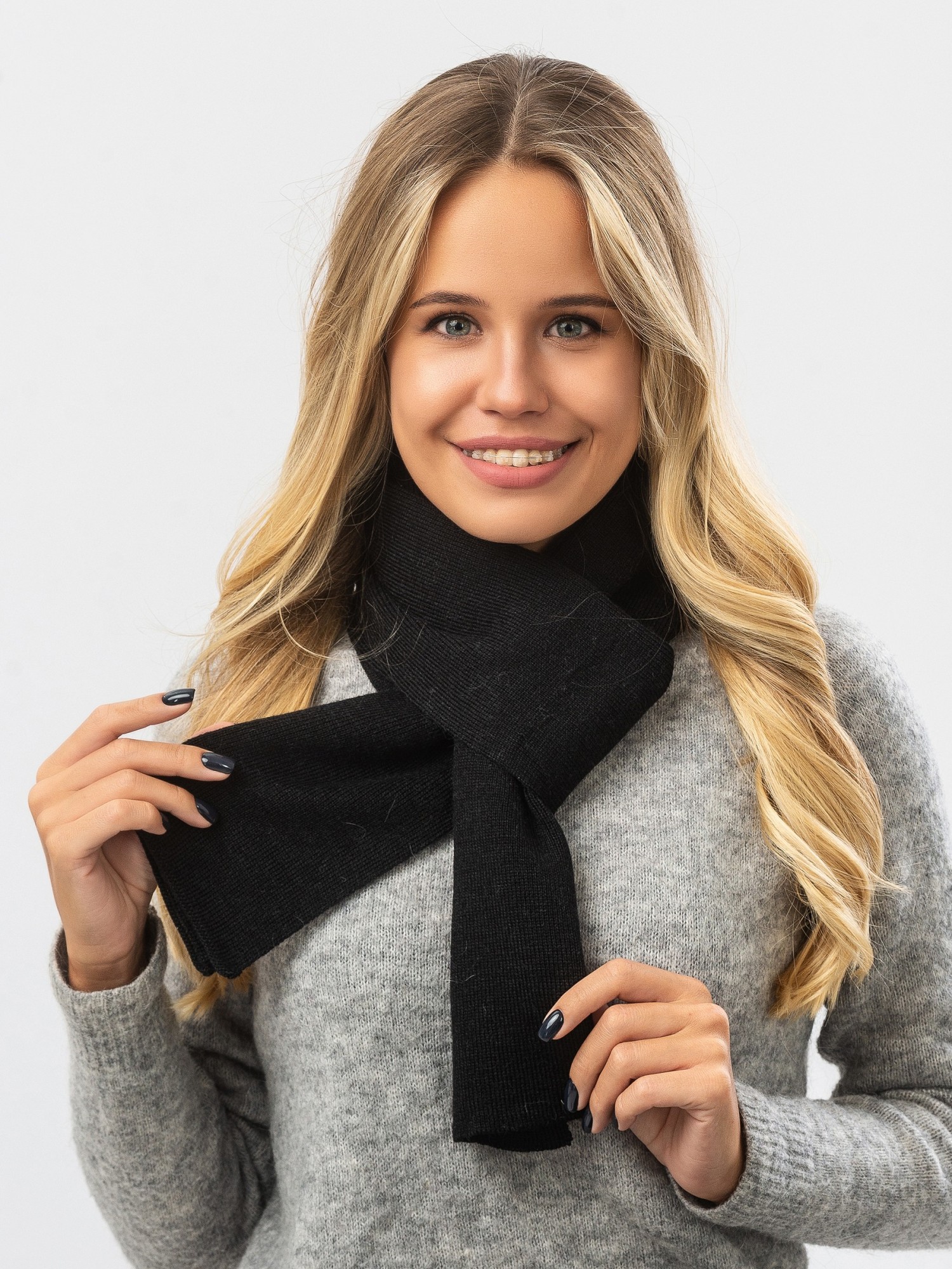 

Шарф унисекс W-Luxury 9238F-01 158х20см Черный
