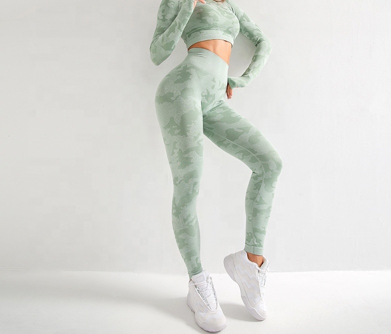 

Женский спортивный костюм La_sportive (Леггинсы и топ с рукавами) M Green