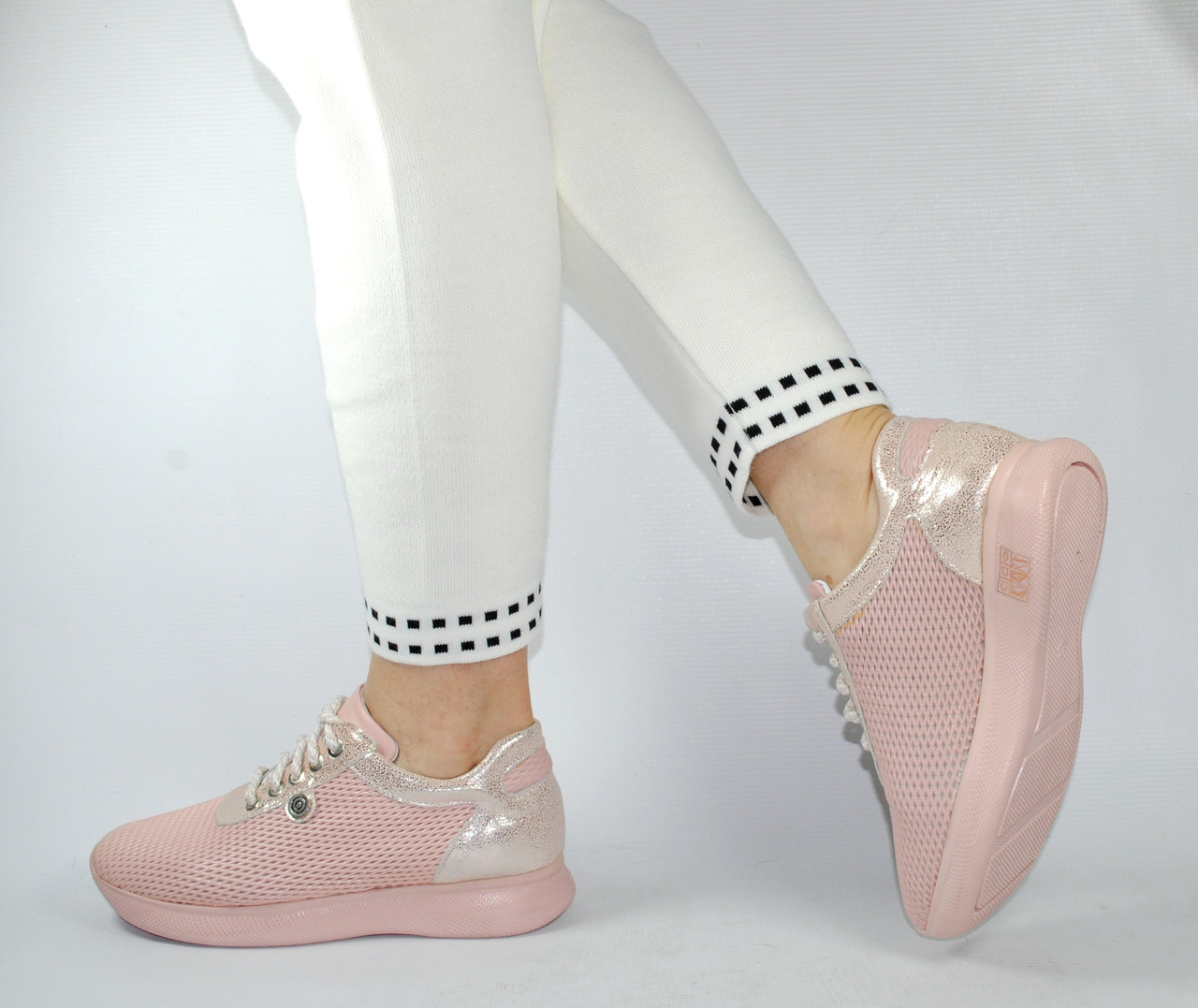 

Женские кроссовки Trend 2116710 39 Розовый