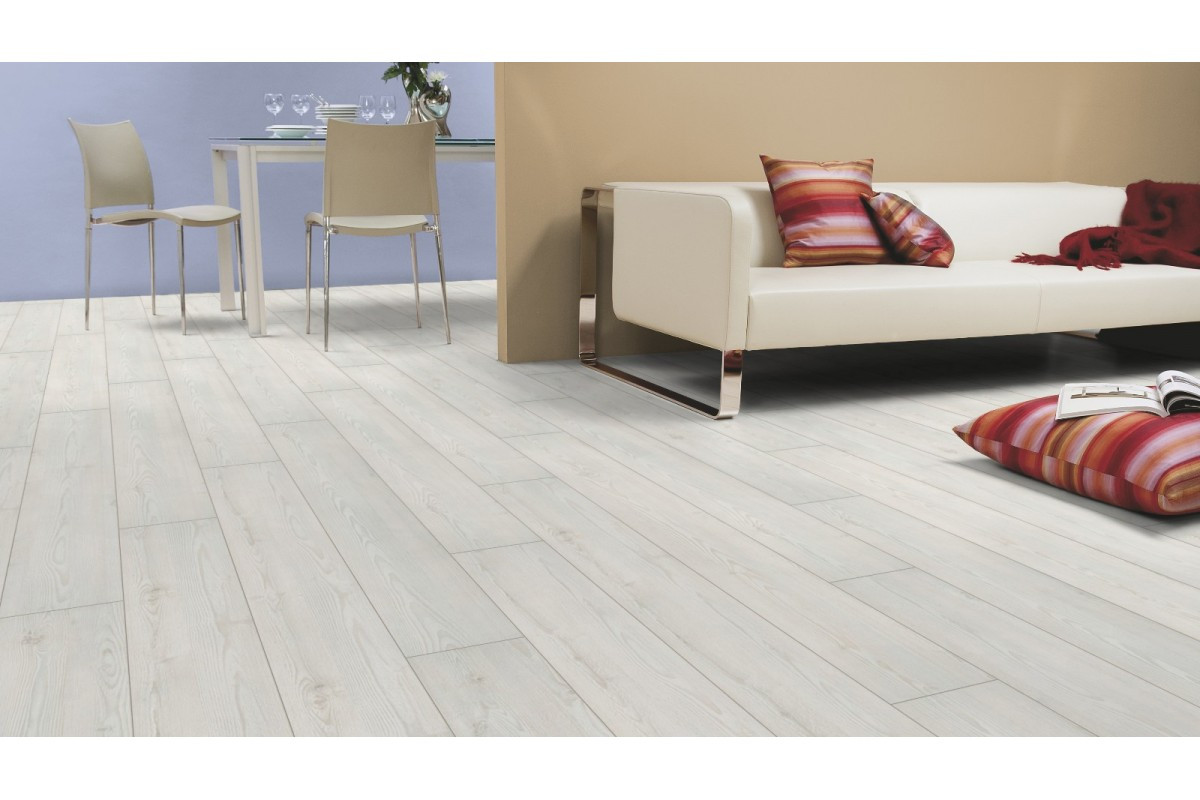 

Ламинат MasterFloor by Kaindl Standard plank Фаска 4V Пиния KODIAK 8мм/32 клас