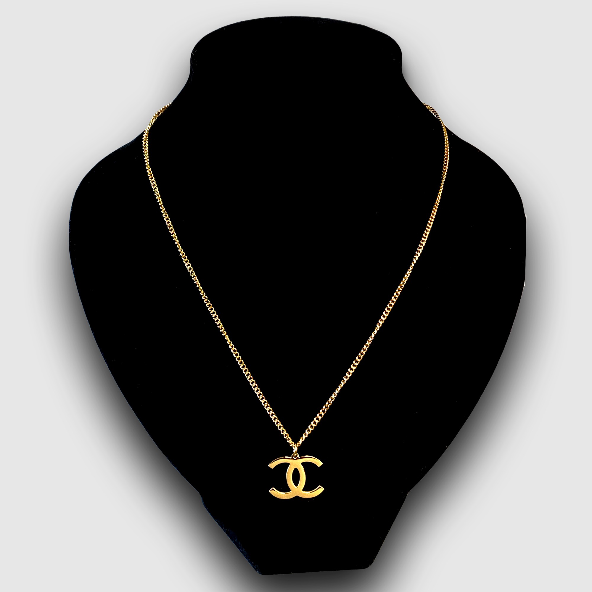 

Подвеска кулон на шею из нержавеющей стали Chanel Gold