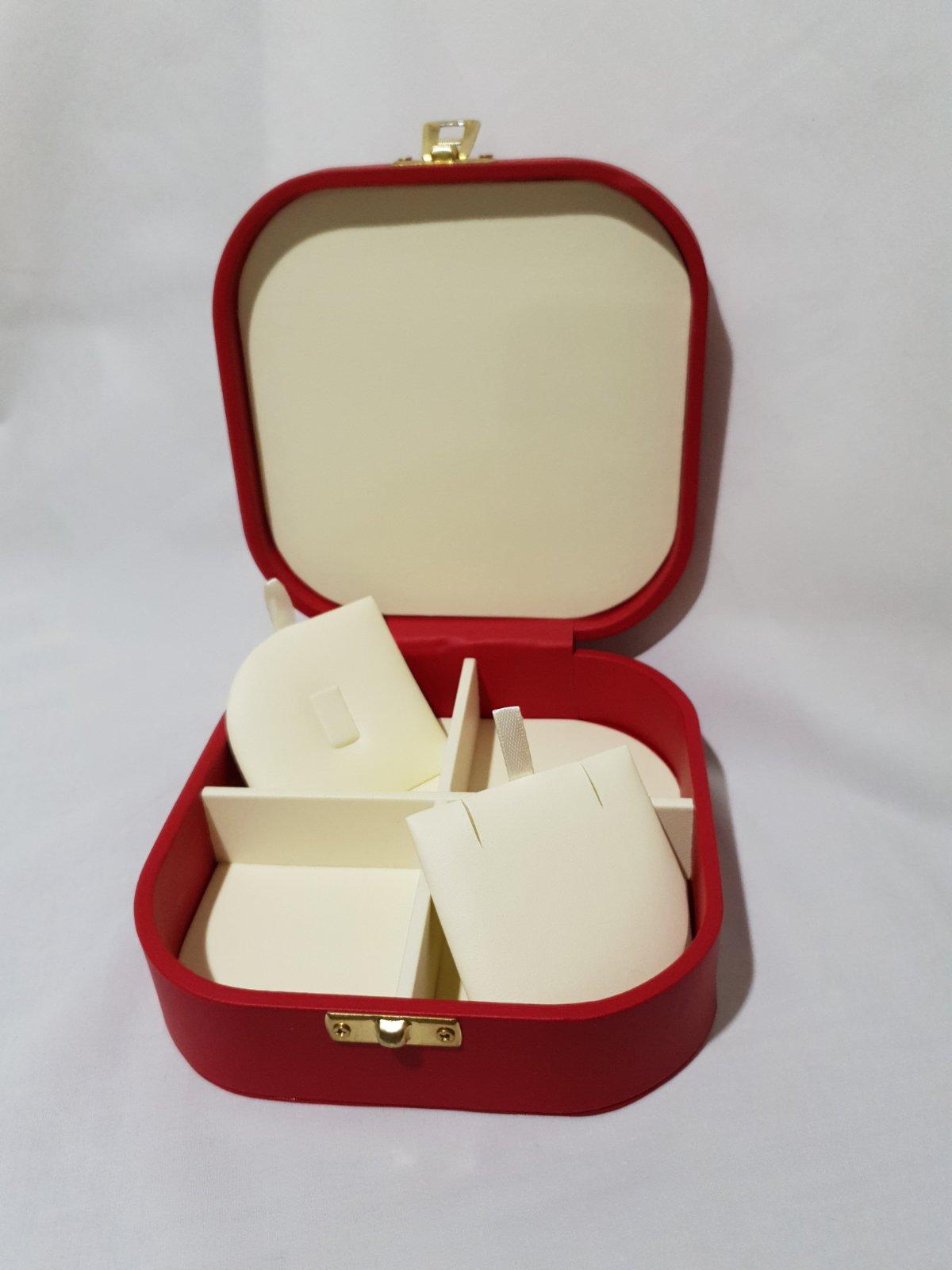 

Шкатулка Квадрат