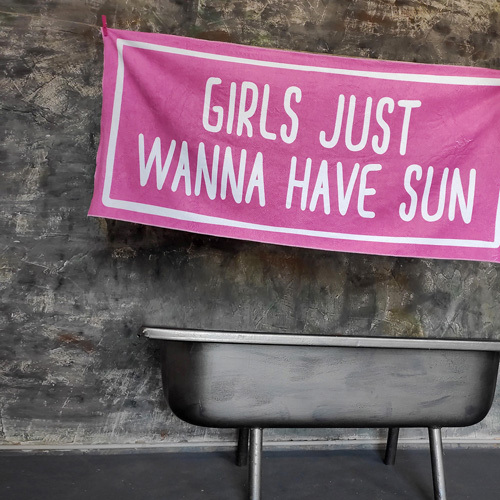 

Полотенце пляжное большое с принтом Girls just wanna have sun Presentville 150х70 см 000170211