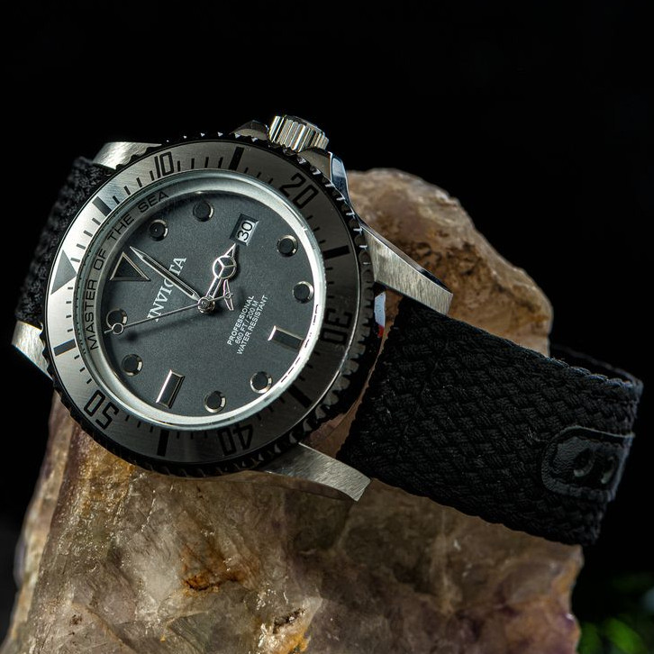 

Швейцарские мужские наручные часы Invicta (Инвикта) Pro diver 31485 на тканевом ремешке