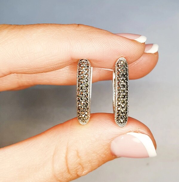 

Сережки серебряные с марказитом 4,7 г