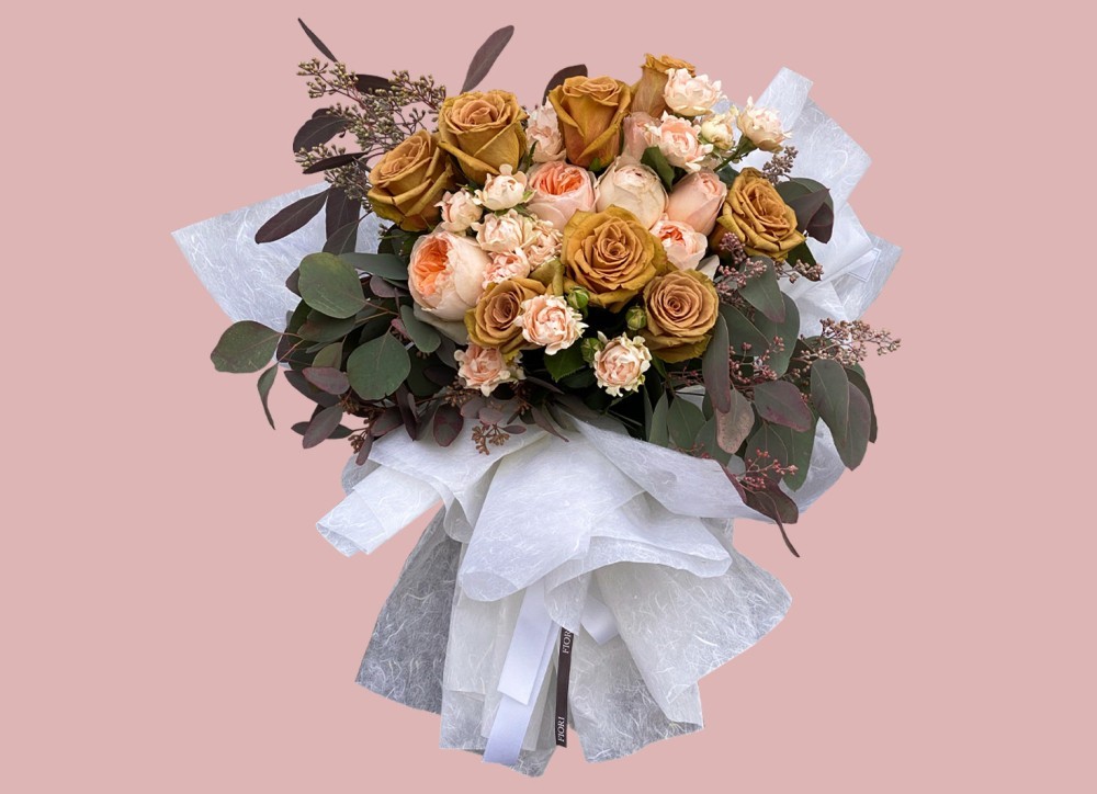

Букет из свежих цветов Royal FIORI