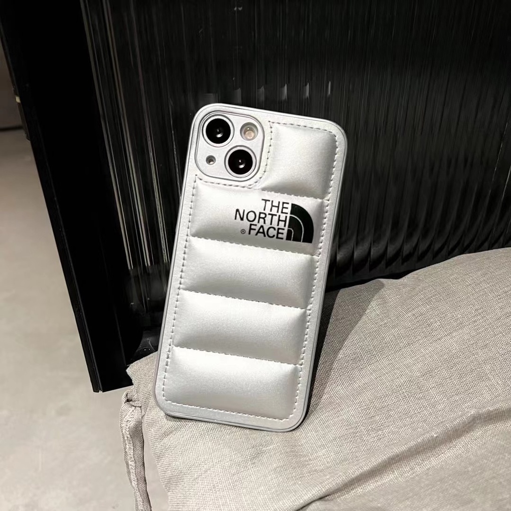 

Пуферный чехол-пуховик TNF для iPhone 12 Pro Серебристый