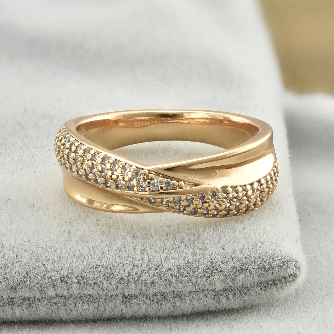 

Кольцо Xuping 35420 белые фианиты позолота 18К20