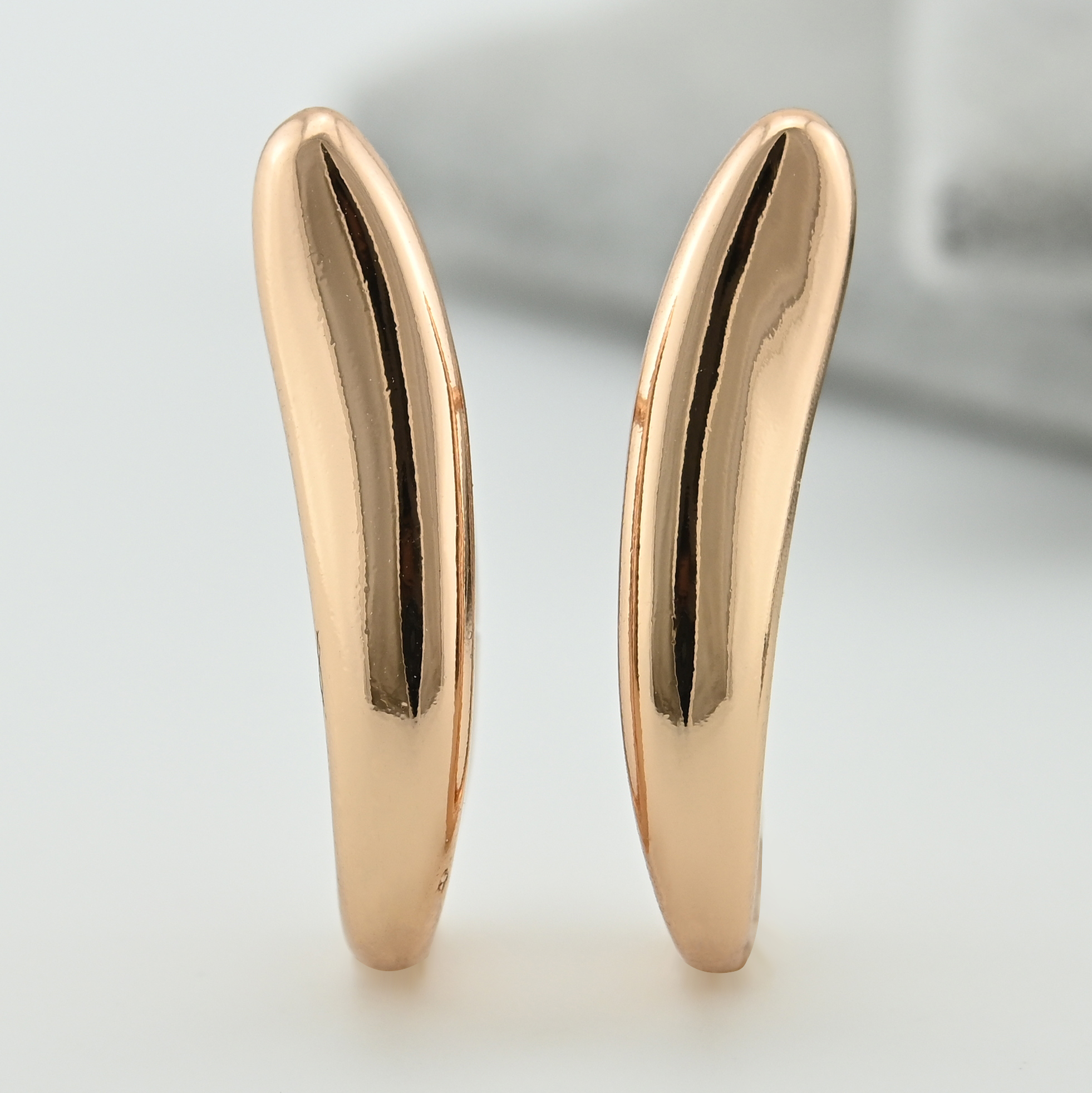 

Серьги Xuping Xuping 35205 размер 23х5 мм вес 3.7 г позолота 18К