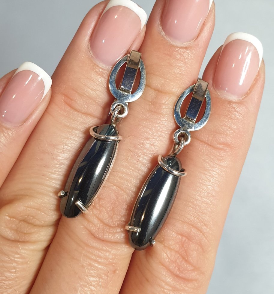 

Сережки серебряные с гематитом и золотыми пластинами 7,82 г