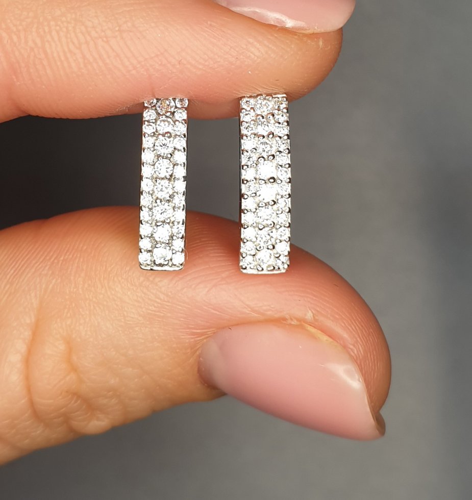 

Сережки серебряные с кубическим цирконием 2,70 г