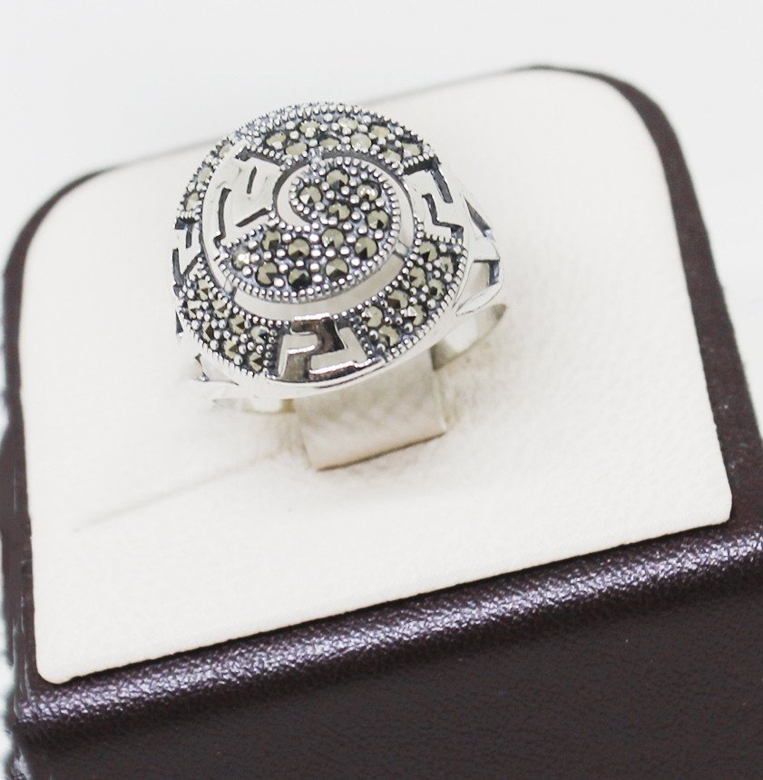 

Кольцо серебряное с марказитом 5,78 г