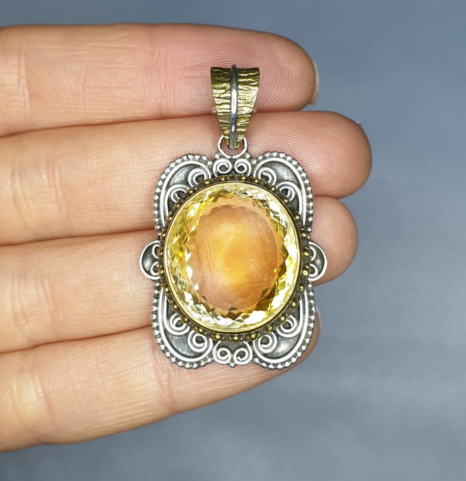 

Кулон серебряный с цитрином 16,5 г