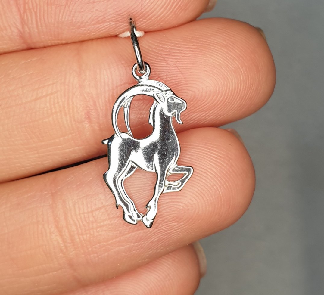

Амулет серебряный "Козерог" 0,90 г
