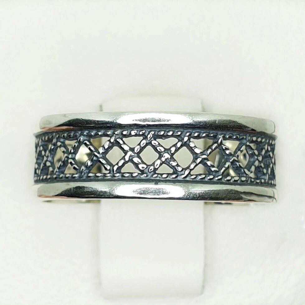 

Кольцо серебряное 19 2,74 г