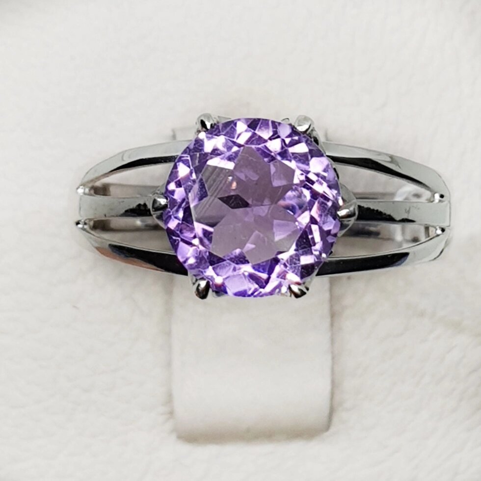 

Кольцо серебряное с аметистом 19 3,32 г